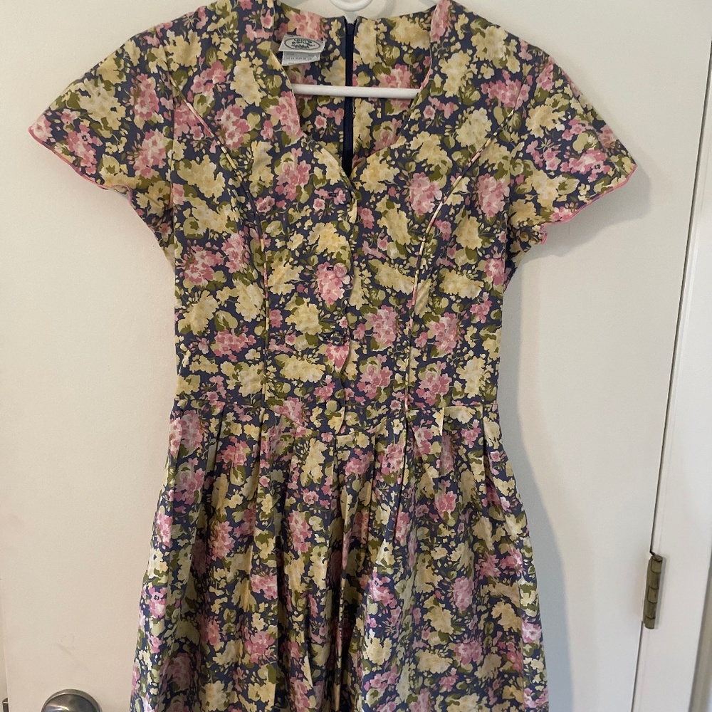 Vintage Laura Ashley Floral Dress US size 8; UK size 12; Europe size 38